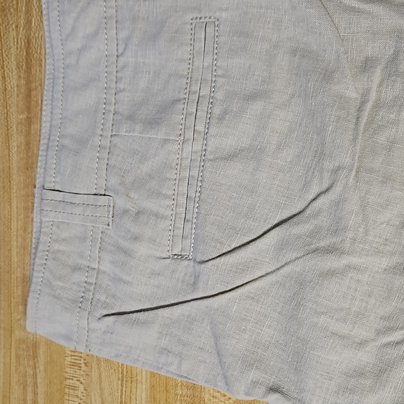 Women's Linen Capri Pants - Picture 3 of 6